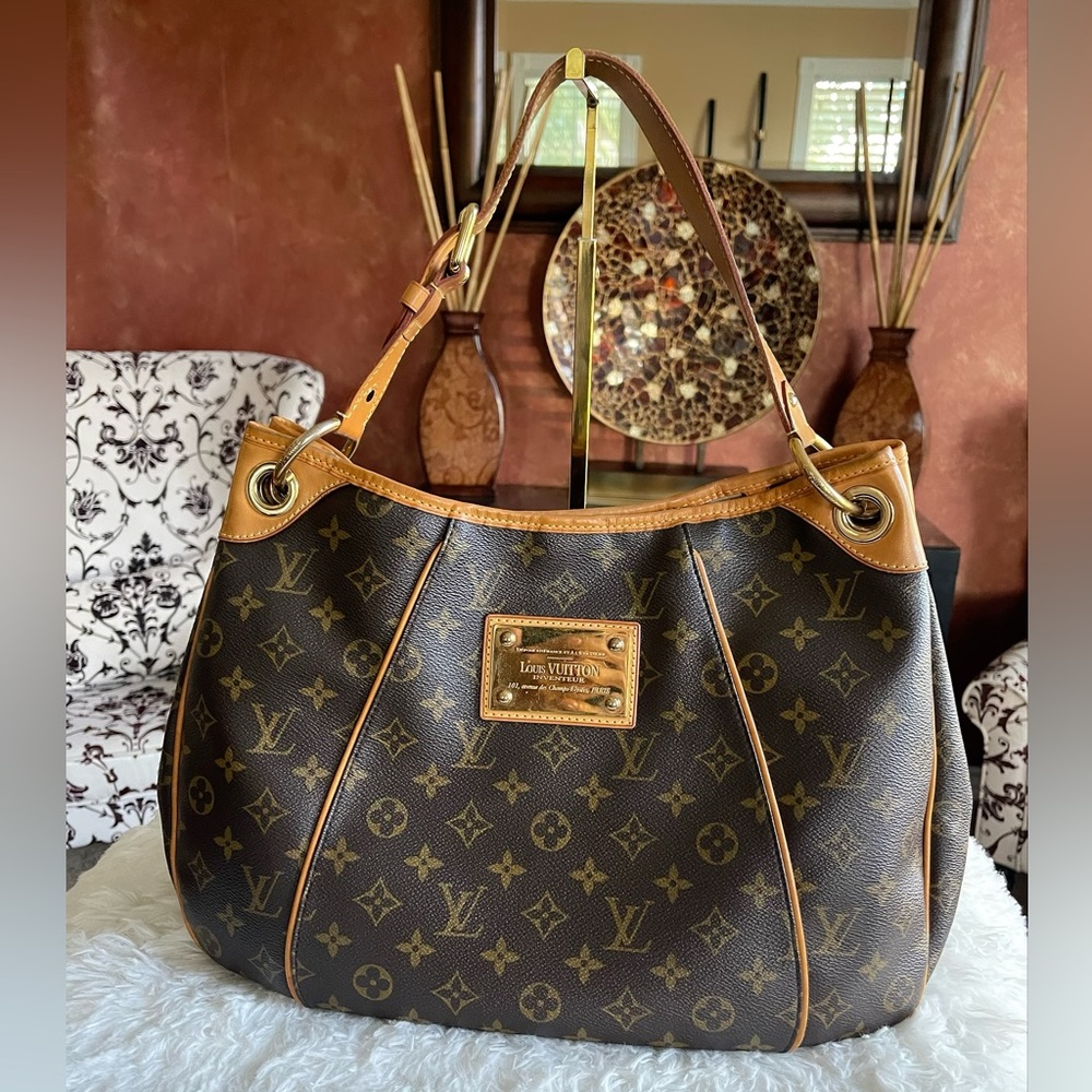 Louis Vuitton Galliera PM Monogram Shoulder Bag
